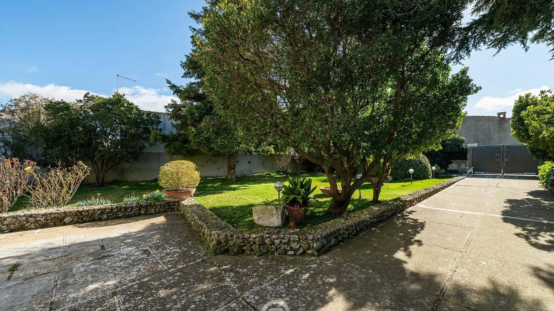 Biora Hospitality Bed & Breakfast Serri